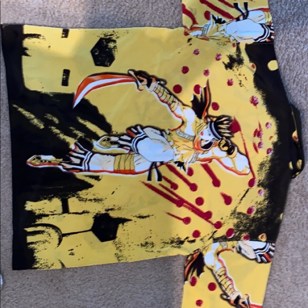 Graphic button down